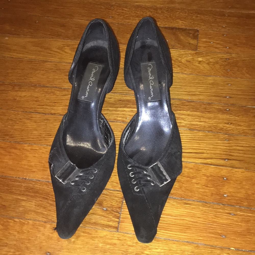 Pointed toe heels